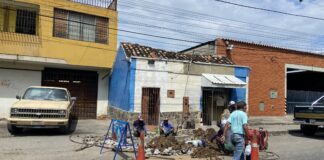 Abuela pide ayuda al Estado tras sufrir accidente en su casa por desborde de aguas blancas