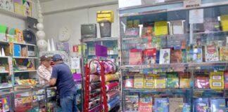 Ventas de útiles escolares en Valencia se mantienen pese al alza de precios