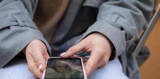 La pantalla como enemigo silencioso: el lado oscuro de la adicción digital en jóvenes