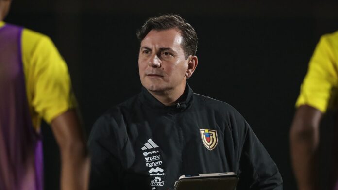 Jhonny Ferreira Jhonny Ferreira, es el n uevo director técnico de la Vinotinto sub-15.