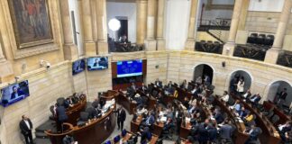 El Senado de la República de Colombia contrasta con la postura del presidente Gustavo Petro.