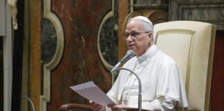 El papa pide una “distribución diversa de la riqueza”