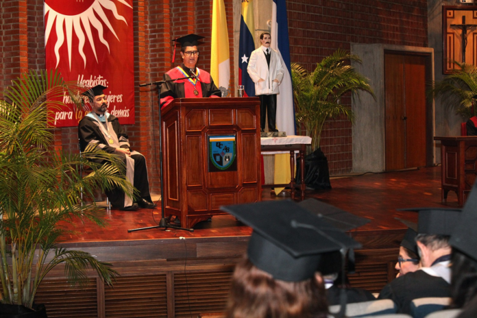 Rector de la UCAB, P. Arturo Peraza