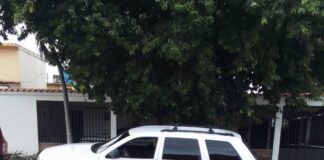 Filtración de aguas servidas ocasiona enorme socavamiento en la Urb. El Obelisco en Barquisimeto