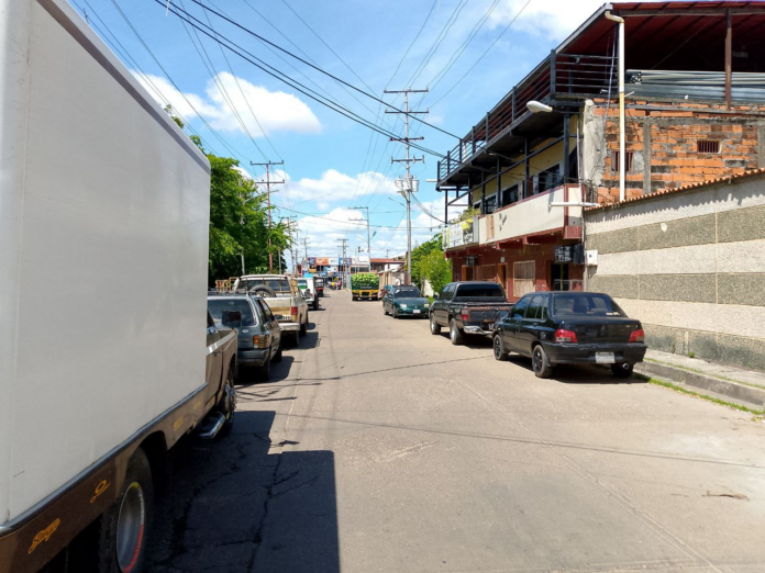 Volvieron las colas de combustible a San Fernando