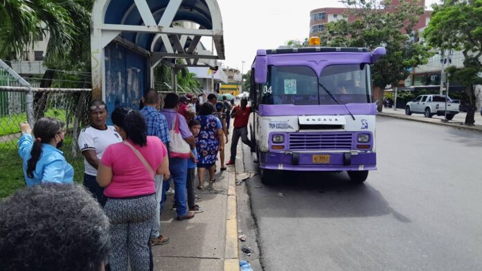 Conductores y usurios sufren un golpe al bolsillo por el dilema del trasporte publico en Monagas - 12 de enero del 2026 - Radio Fe y Alegria Noticias