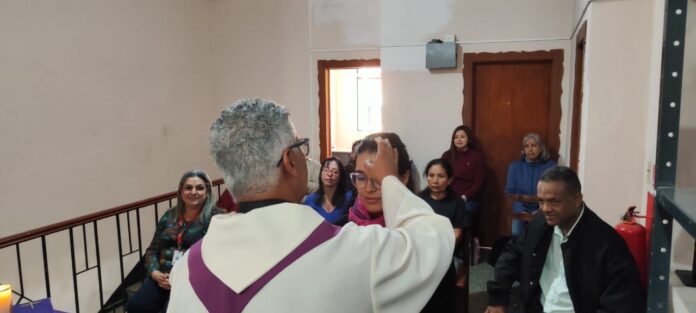 En Mérida fieles católicos recibieron la imposición de ceniza