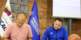 Educación y la FVB firman una alianza para masificar el baloncesto en escuelas y liceos
