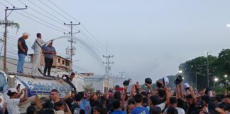 Javier y sus helados endulzaron el carnaval con agua en Tucupita