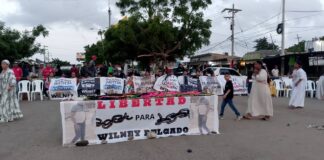 Protestan en la Troncal del Caribe por comerciante wayuu detenido