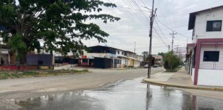 Sin presión y racionada: así llega el agua al sector 2 de la Urb. El Obelisco en Barquisimeto Fuga de agua en la carrera 25 entre calles 55 y 56 de Barquisimeto.