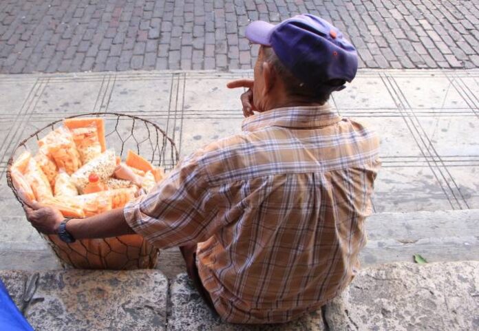 adultos-mayores-trabajo-informal