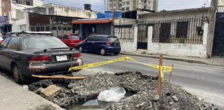 Reaparece bote de agua blanca en la calle 48 de Barquisimeto