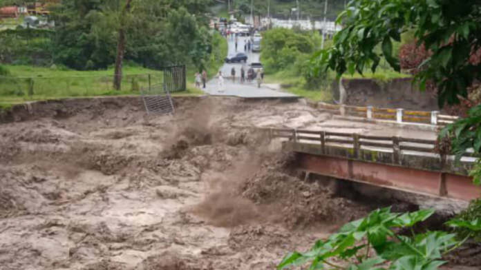 Lluvias municipio Alberto Adriani