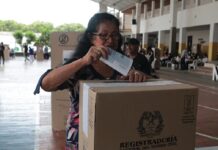 Colombia cierra proceso electoral e inicia conteo de votos