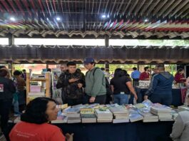 El Mercado de Libros Usados de la Filuc reunió a lectores de todas las edades en Valencia