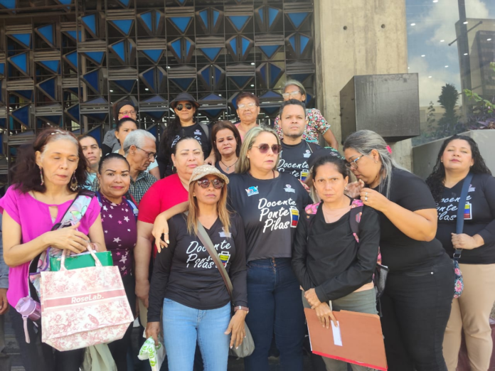 Protesta ante el Ministerio de Educación