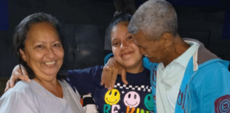 Samantha Hernández con su familia