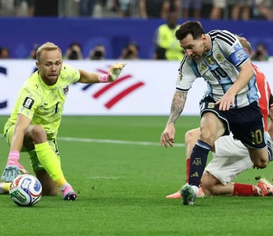 Argentina derrota a Austria con doblete histórico de Messi