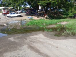 Aguas negras desbordadas afectan a estudiantes de un preescolar en San Juan de los Morros