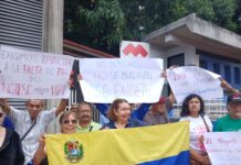 Jubilados de Cantv en Guárico protestan ante exclusión de un bono de 200 dólares que venían percibiendo