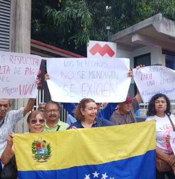 Jubilados de Cantv en Guárico protestan ante exclusión de un bono de 200 dólares que venían percibiendo