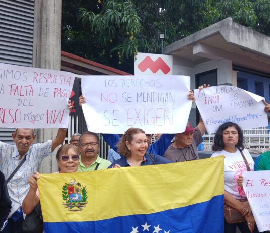Jubilados de Cantv en Guárico protestan ante exclusión de un bono de 200 dólares que venían percibiendo