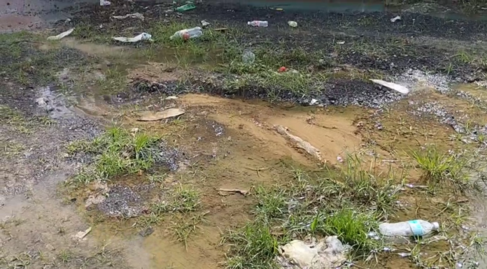 En el sector Cañada Honda de Maracaibo el agua potable se mezcla con aguas residuales