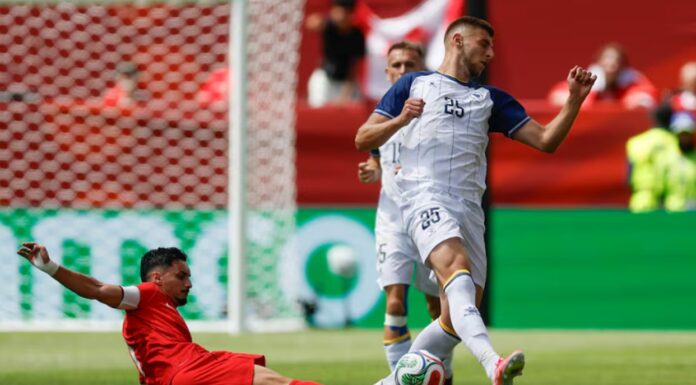 Canadá rescata un amargo empate ante Bosnia en su debut