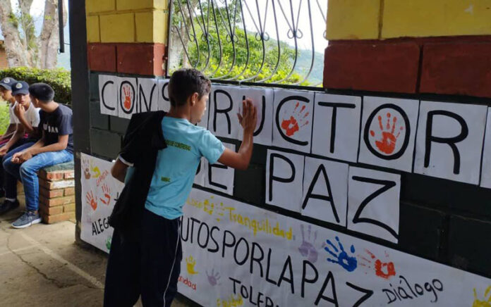 Eduardo Soto, SJ: La paz se construye actuando, no esperando que otros decidan