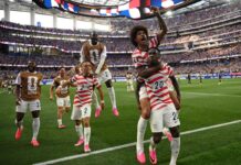 EE.UU. impone su ley y firma la primera goleada del Mundial contra Paraguay