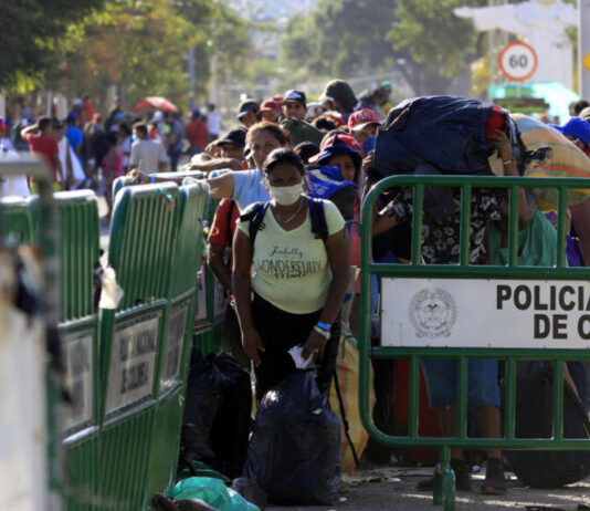 Analista alerta posible endurecimiento migratorio en Colombia
