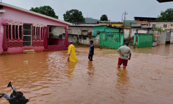 Fuertes lluvias provocan inundaciones en comunidades del Alto Orinoco