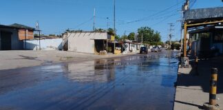 Denuncian fallas de aguas servidas y mala vialidad en el sector Cañada Honda de Maracaibo