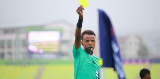 EE.UU. deporta al mejor árbitro FIFA africano a días del Mundial