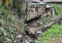 Desborde de un caño en Maturín deja una casa a punto de colapsar