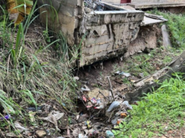 Desborde de un caño en Maturín deja una casa a punto de colapsar