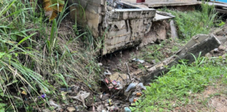 Desborde de un caño en Maturín deja una casa a punto de colapsar