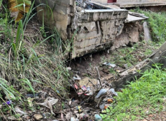Desborde de un caño en Maturín deja una casa a punto de colapsar