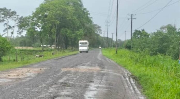 Las lluvias empeoran la situación de la calle y la luz en sector El Zamuro de Tucupita