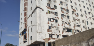 Habitantes de La Guaira esperan que la gente “no deje de apoyar” Edificio La Rosandá, La Guaira