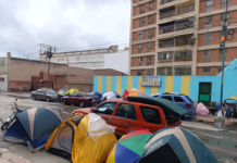 Unas 26 familias duermen en carpas en la avenida San Martín de Caracas Carpas San Martín
