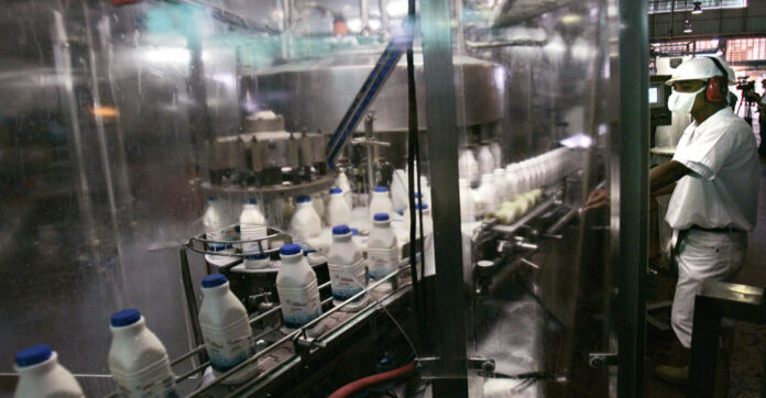 Conindustria: 80 % de la industria manufacturera sigue operativa tras el doble terremoto