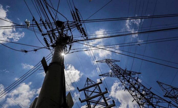 Especialista ve insuficiente una reforma de la ley para recuperar el sistema eléctrico
