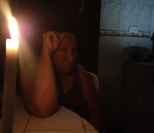 Marabinos sufren entre el calor y apagones de hasta cinco horas
