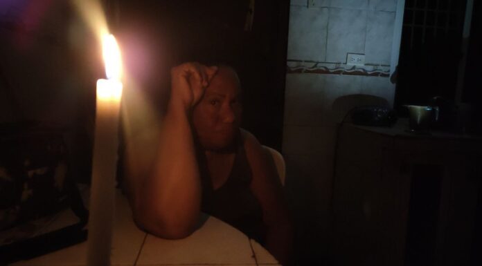 Marabinos sufren entre el calor y apagones de hasta cinco horas