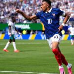 Francia impone su jerarquía ante Senegal con un Mbappé estelar