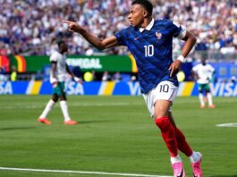 Francia impone su jerarquía ante Senegal con un Mbappé estelar