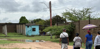 Lluvias anegan calles del sector Altos del Atlántico de Ciudad Guyana ante falta de sistema de cloacas