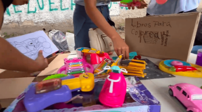 Ucistas recolectan materiales escolares para niños afectados por el doble terremoto en Morón
